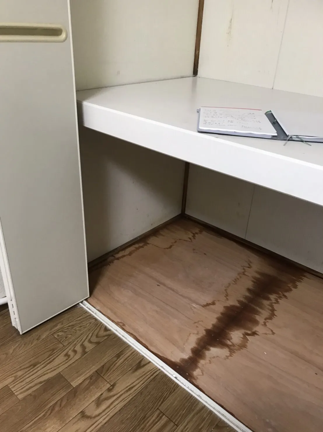 天井給湯管漏水修繕