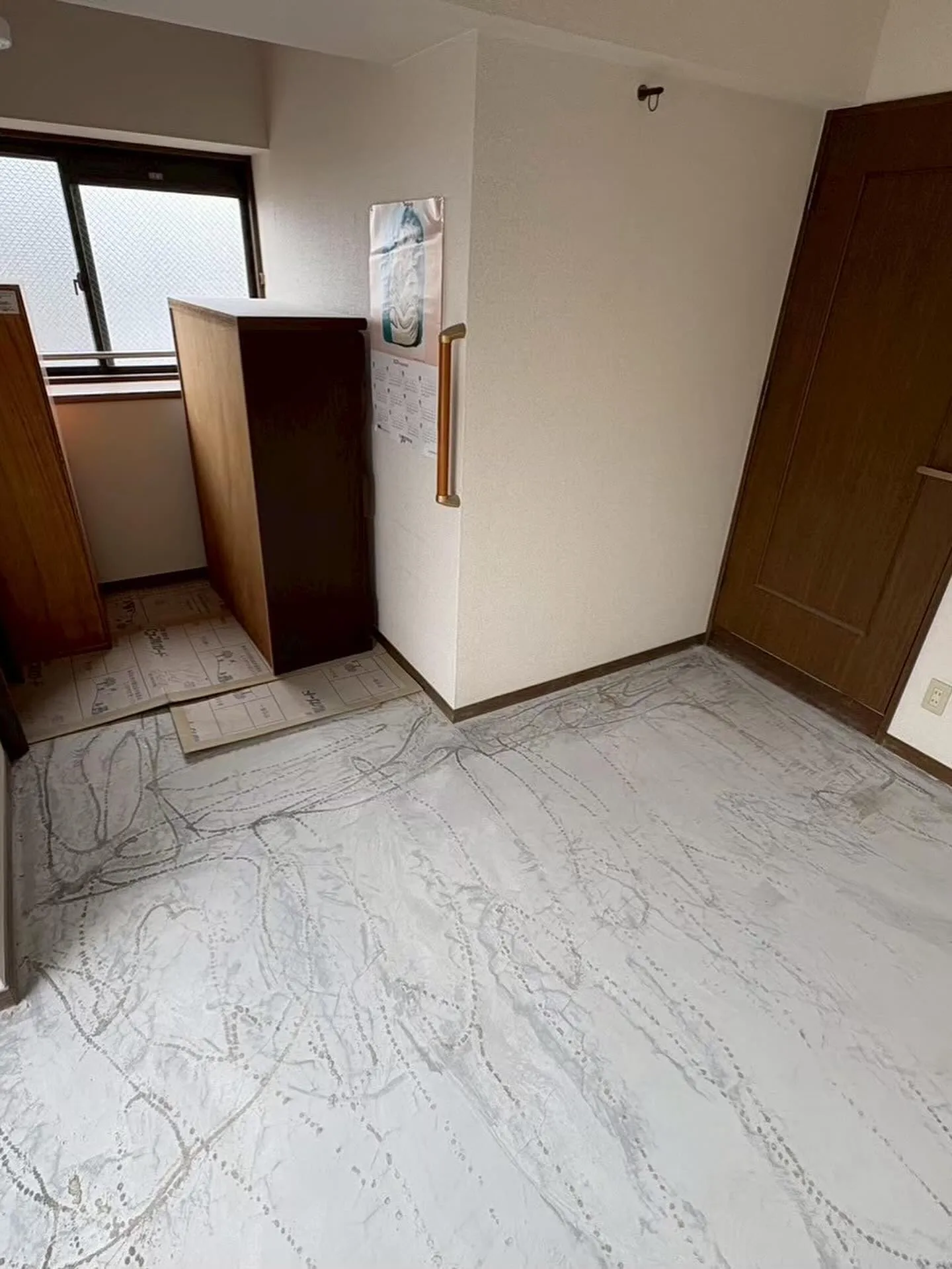 瀬戸市にて「フロアカーペットのダニが気になる」とのことで張替...