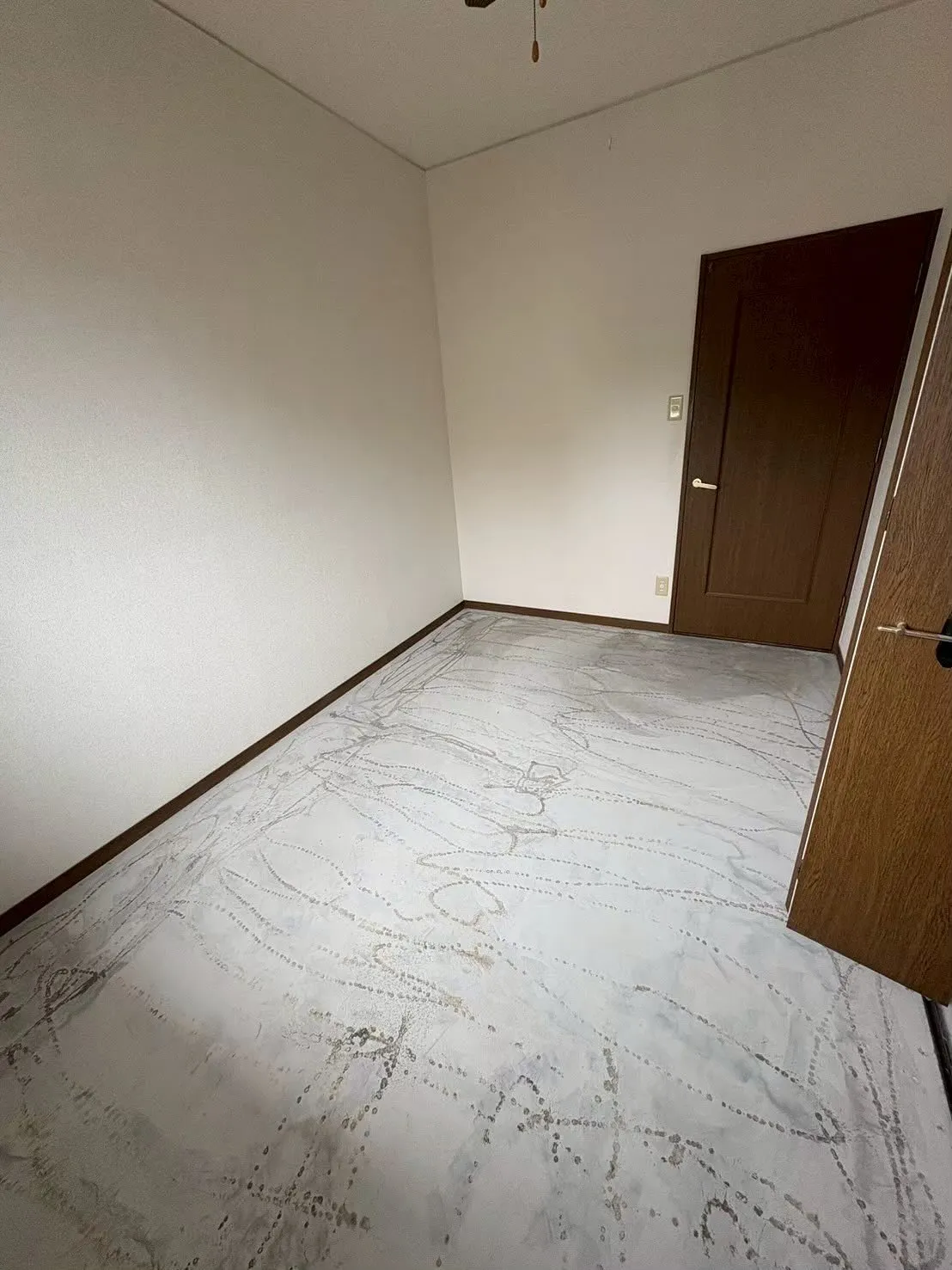 瀬戸市にて「フロアカーペットのダニが気になる」とのことで張替...