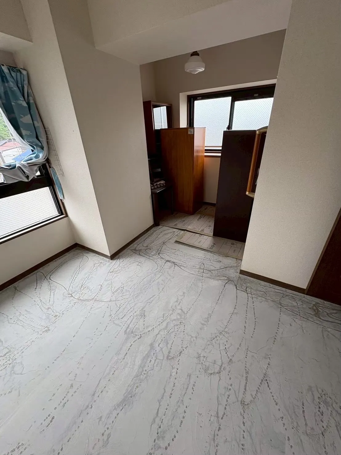 瀬戸市にて「フロアカーペットのダニが気になる」とのことで張替...